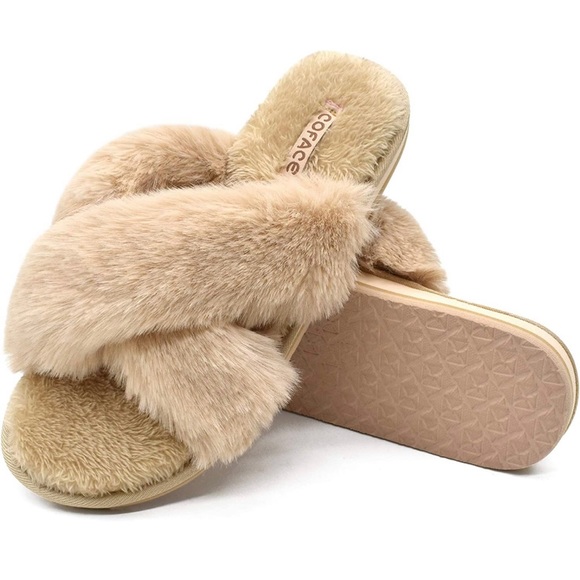 🪩3 for $15🪩 COFACE | Fuzzy Slippers - Picture 3 of 9